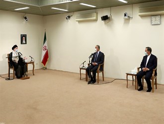 لقاء رئيس وزراء العراق مصطفى الكاظمي مع قائد الثورة الاسلامية الامام الخامنئي