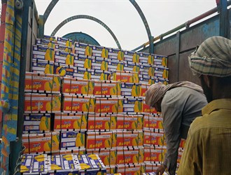 مسؤول إيراني: توريد شحنات مواد غذائية عبر الأرصدة المجمدة بالعراق