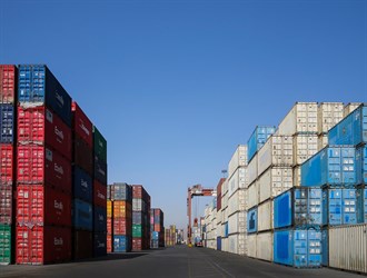 التجارة الخارجية الإيرانية تنمو 34%؛ وحجم الترانزيت عبر الحدود 75%