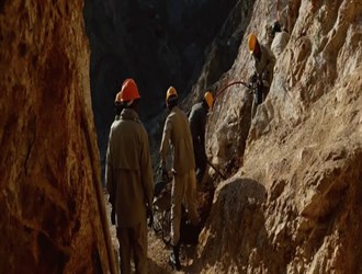 مباحثات إيرانية-أفغانية لتفويض إستخراج خامات الحديد من منجم غوريان