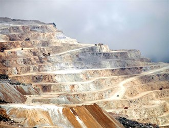 إيطاليا تدعو لتشكيل شركات مشتركة للإستثمار في قطاع المناجم الإيراني