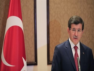 داوود أوغلو يدافع عن حكومة الحزب الواحد في تركيا