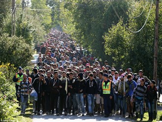 ألمانيا تعتقل لاجئين على علاقة بتنظيم داعش.. وتحذّر من قيامهم بأعمال إرهابية